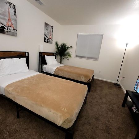 4 Bedrooms & 2.5 Bathrooms In La لوس أنجلوس المظهر الخارجي الصورة